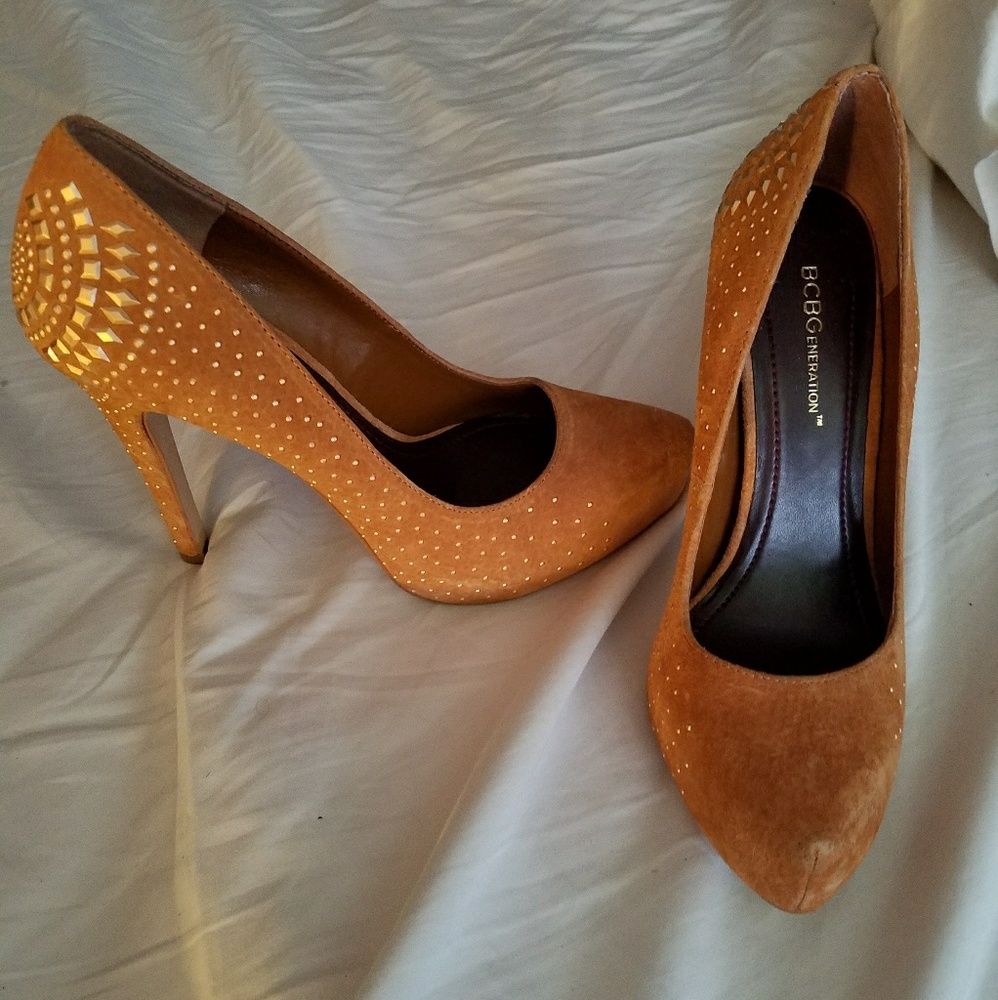 BCBG tan studded stiletto
